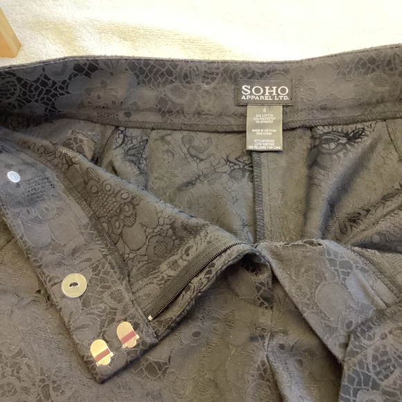 Soho Apparel LTD sz 6 casual mini short black lace Like New Pockets - Picture 11 of 14